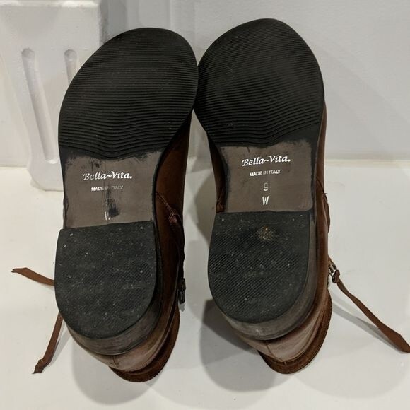 Bella Vita Ankle Booties, Genuine Leather, Cognac Brown, Size 9 W - Picture 5 of 5